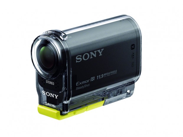 Sony HDR-AS20 mit Schutzgehäuse (Bild: Sony)